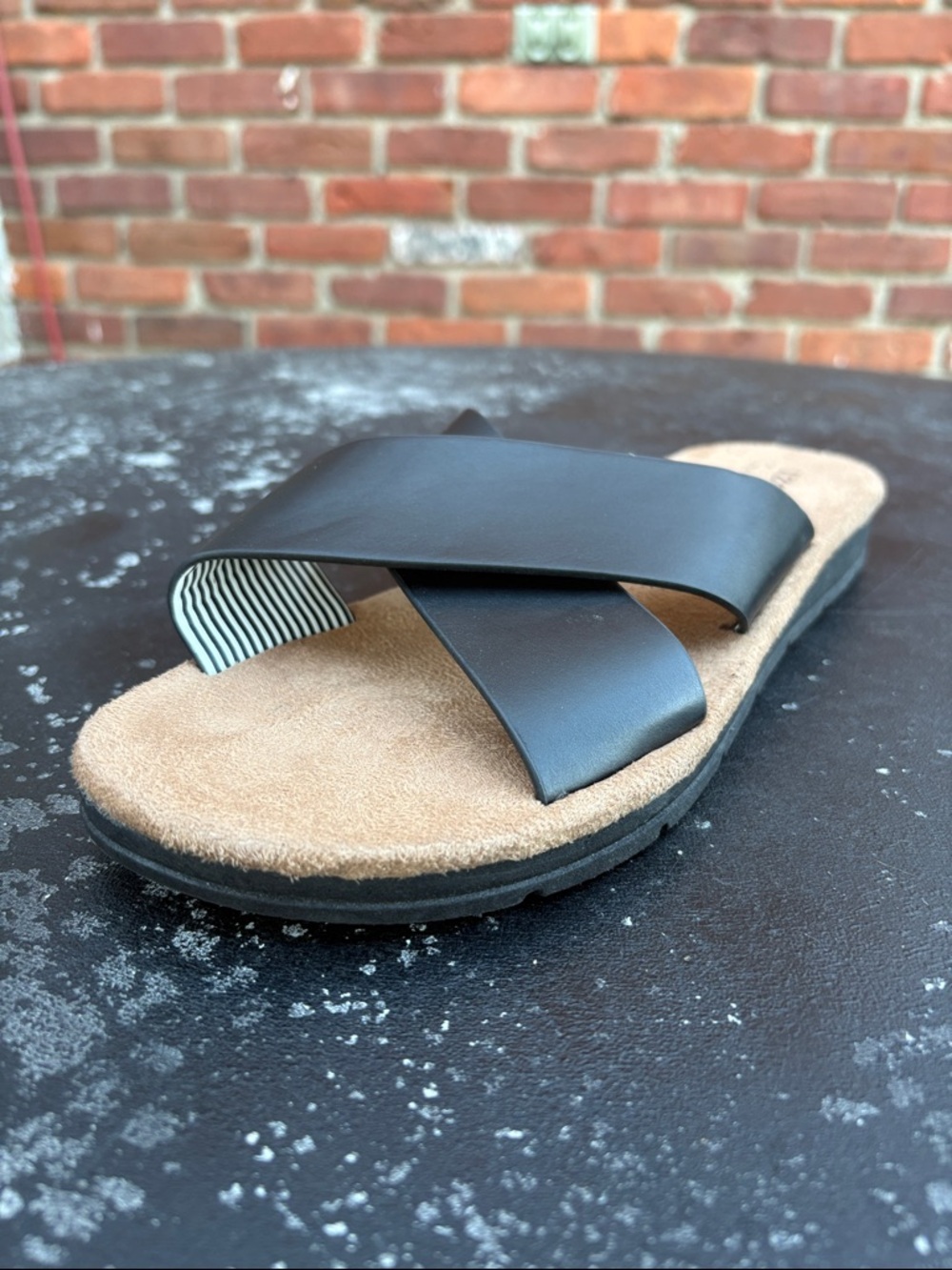 IZOD Women’s Black Crisscross Slide Sandals size 8 - Picture 5 of 10